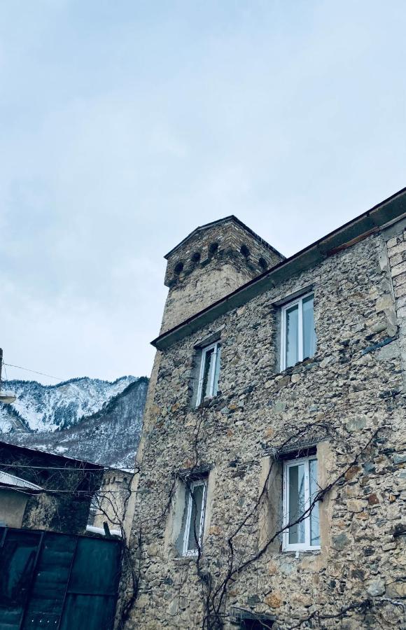 Iuri Udesiani'S Guesthouse Mestia Exterior photo